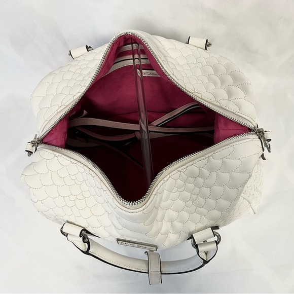 Betsy Johnson Satchel in white - Picture 4 of 6